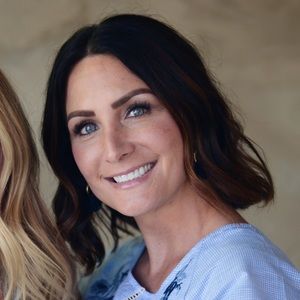 Meet your Posher, Tia